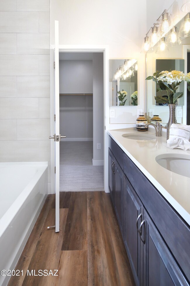 Model Unit - 1 BR - Bath