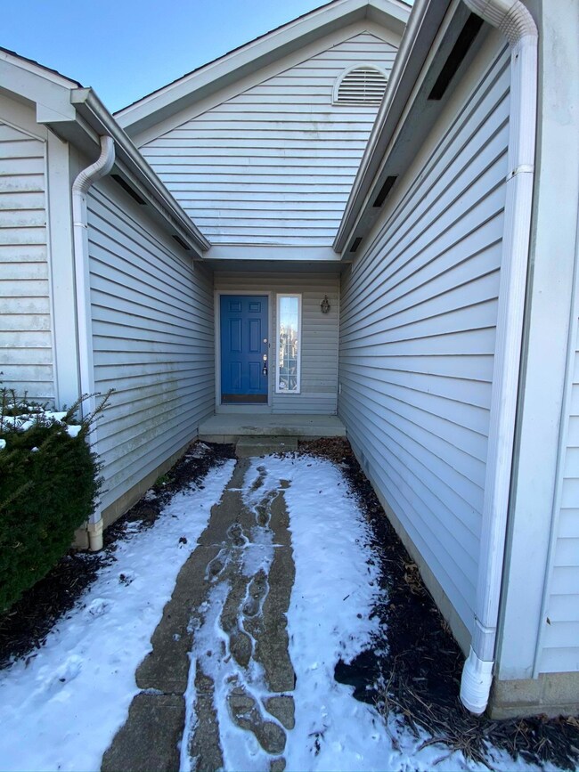 6749 Laburnum Dr, Canal Winchester, OH 43110 - photo 2