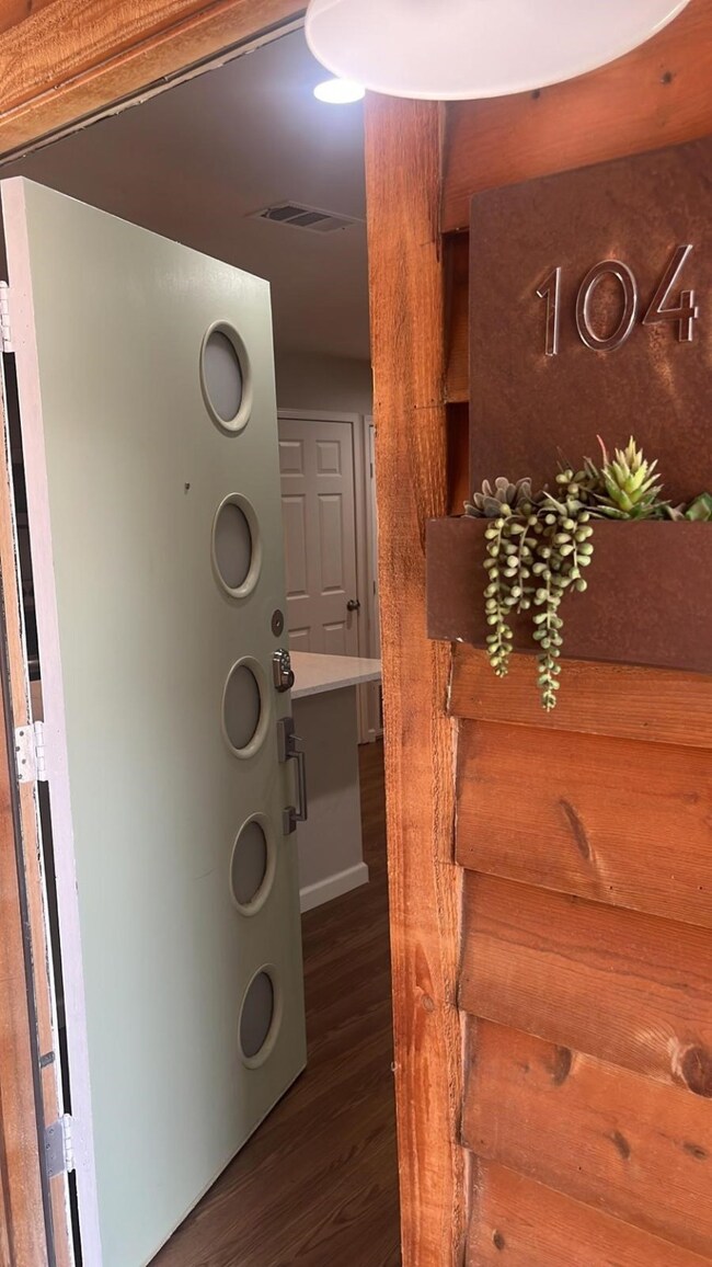 5520 Gaston Ave unit 104, Dallas, TX 75214 - photo 3