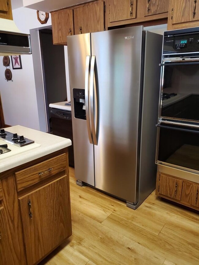 8421 Delaware Place, Highland, IN 46322 - photo 5