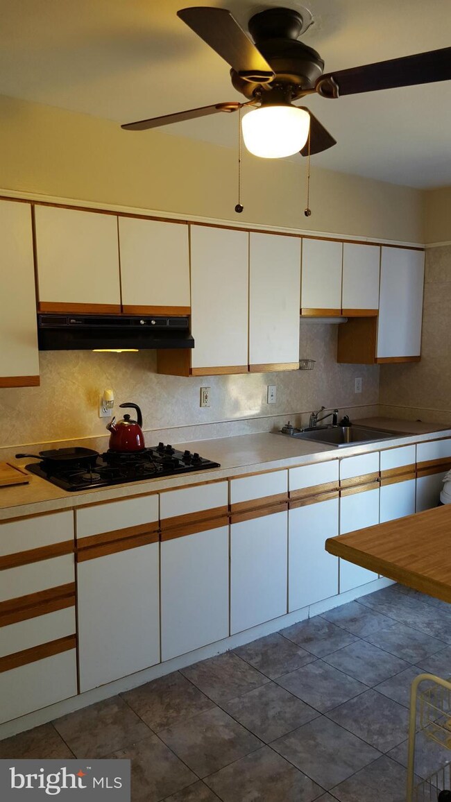 620 Queensgate Rd, Baltimore, MD 21229 - photo 3