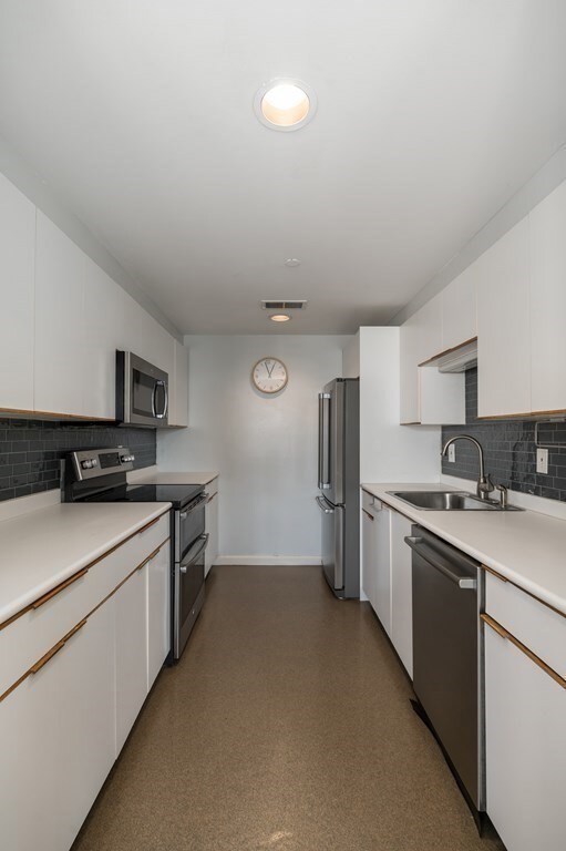 315 Rantoul St unit 204, Beverly, MA 01915 - photo 7