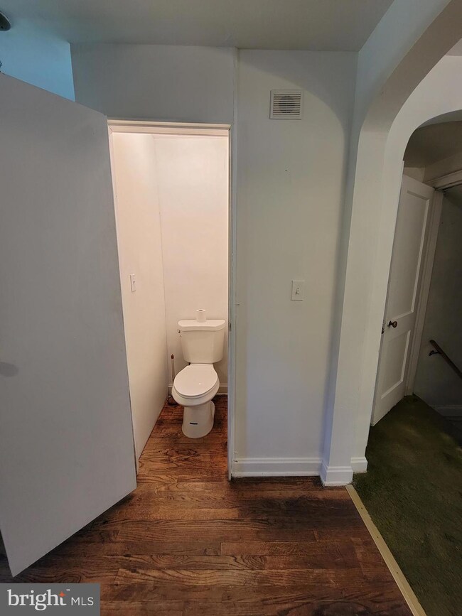 1014 Ellicott Dr, Baltimore, MD 21216 - photo 7