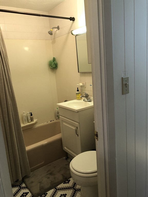 19 Margaret St unit 1, Boston, MA 02113 - photo 5