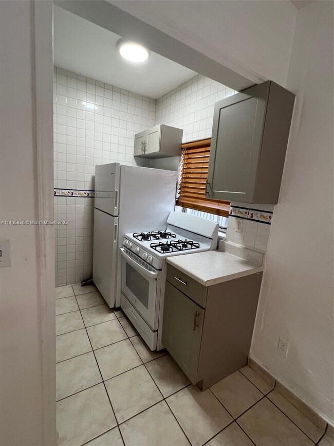 215 30th St unit 1, Miami Beach, FL 33140 - photo 6