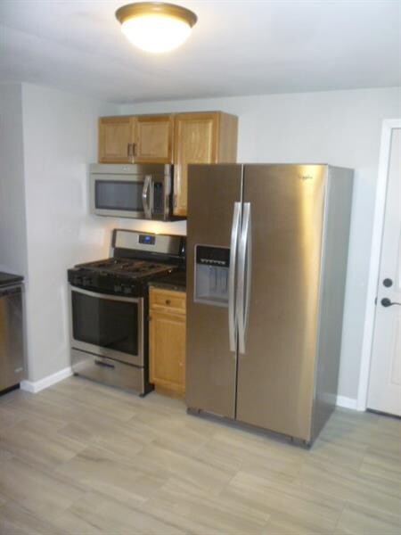 beautiful flooring to compliment applicances!