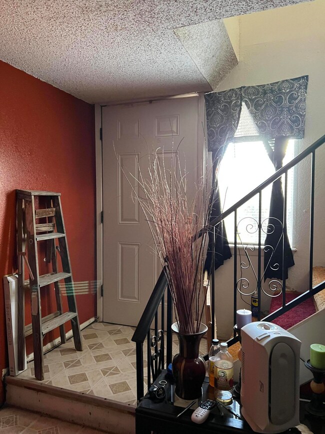 10633 Springwood Dr unit B, El Paso, TX 79935 - photo 5