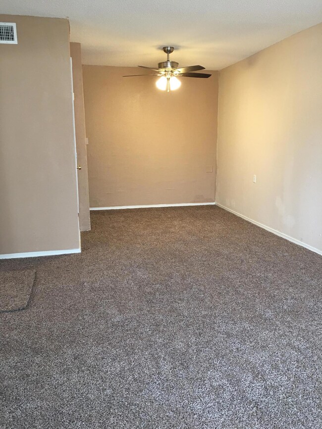 7668 Wenda Dr, El Paso, TX 79915 - photo 5