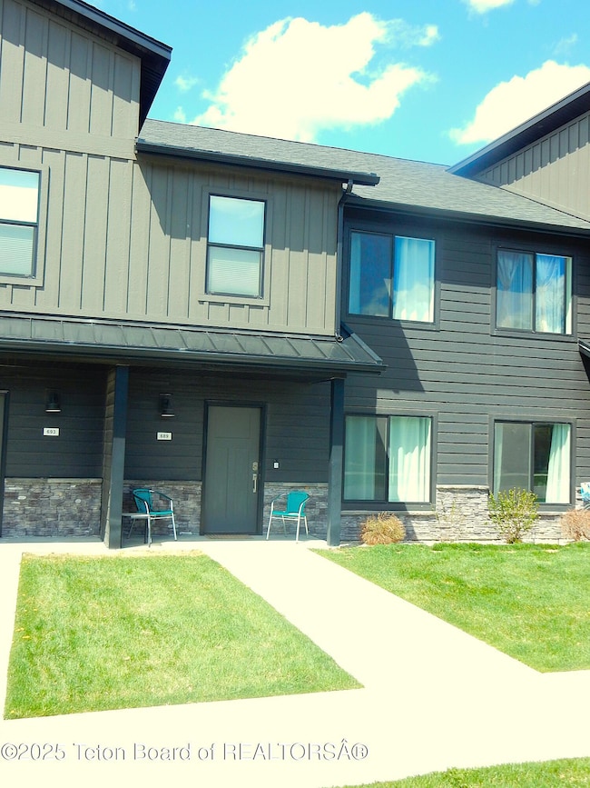689 Baltoro Way