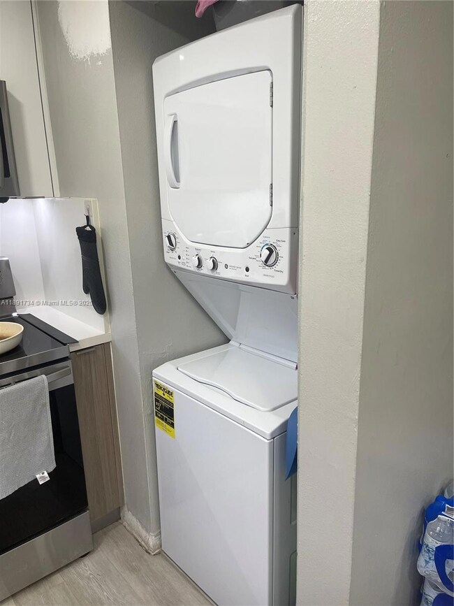 10090 NW 80th Ct unit 1302, Hialeah Gardens, FL 33016 - photo 5