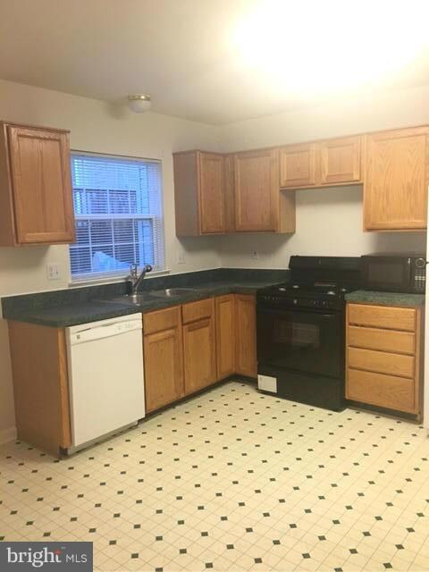 1871 Tiger Lily Cir unit 35, Woodbridge, VA 22192 - photo 6