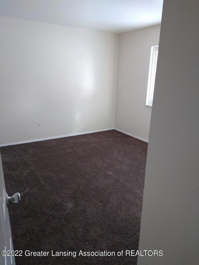 1311 Mark Twain Dr, Lansing, MI 48911 - photo 7