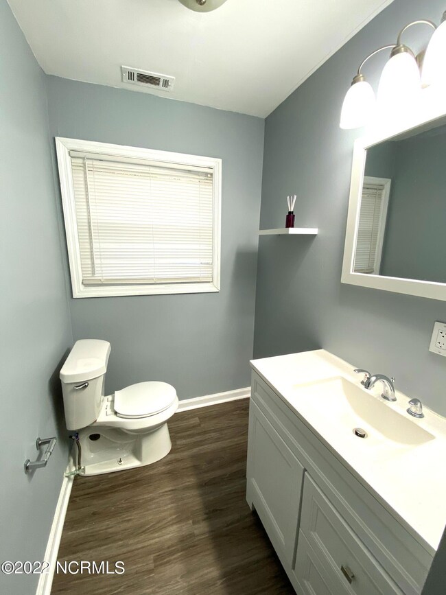 400 Country Club Rd, Jacksonville, NC 28546 - photo 2