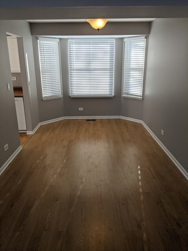 1031 Perry Dr, Algonquin, IL 60102 - photo 4