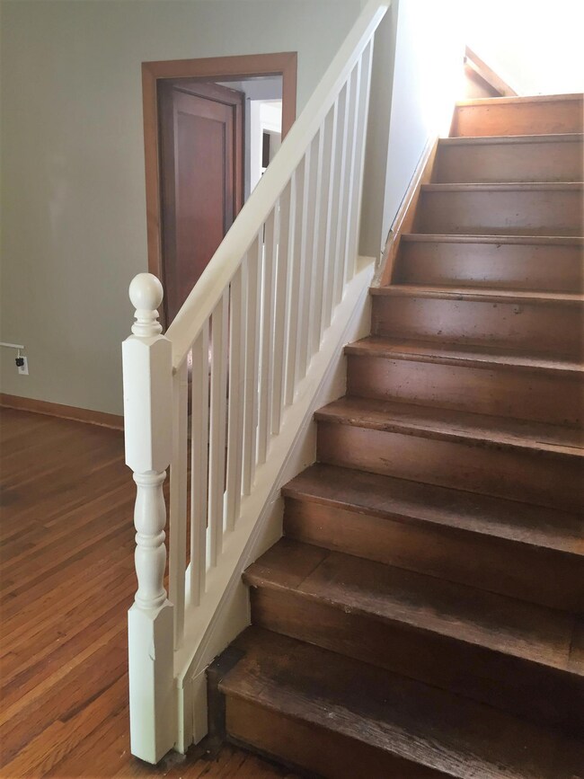 141 E Morrill Ave, Columbus, OH 43207 - photo 2