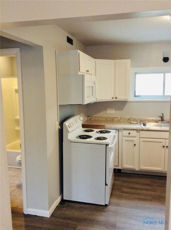 New Appliances including Microwave