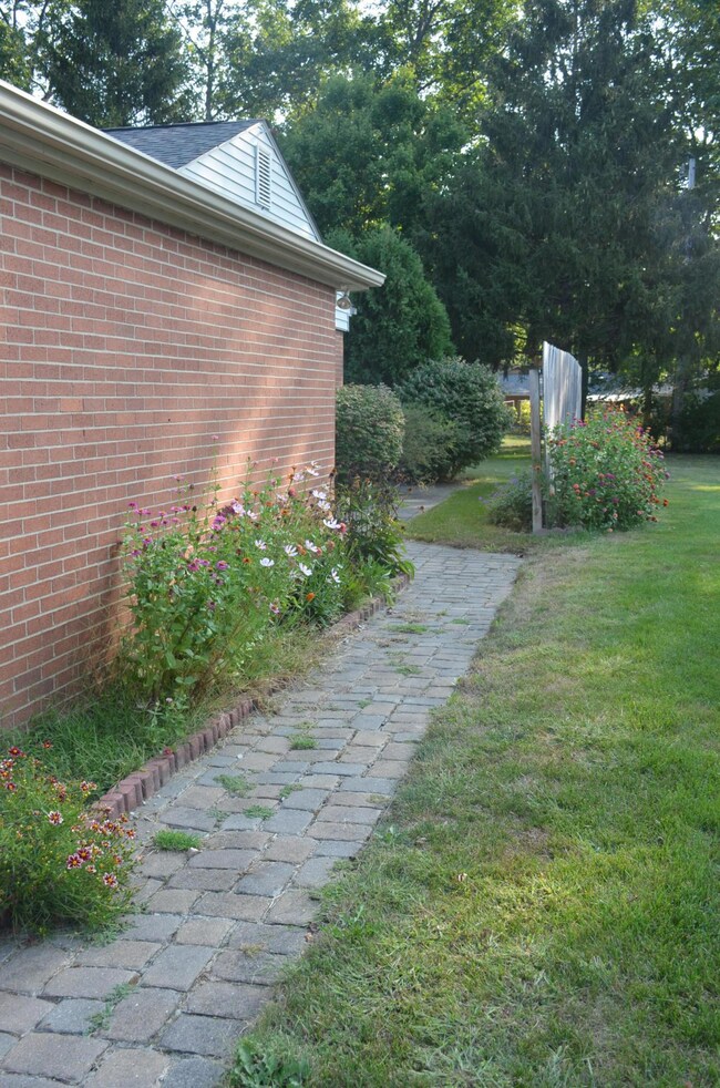 420 Hickory Dr, Marysville, OH 43040 - photo 3