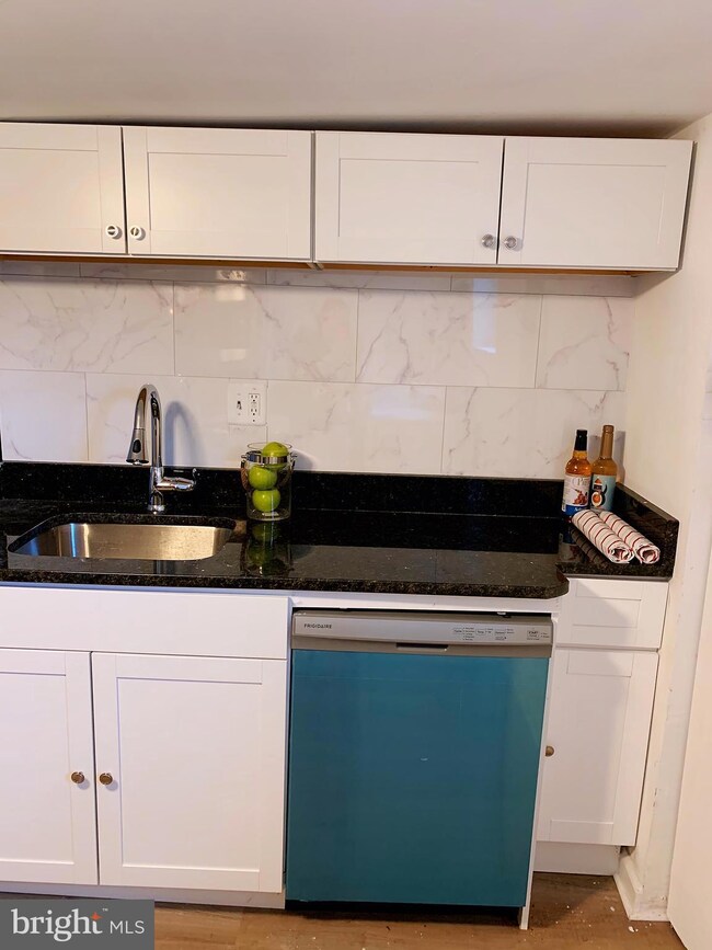 5710 Hemlock Tree Ln, Capitol Heights, MD 20743 - photo 5