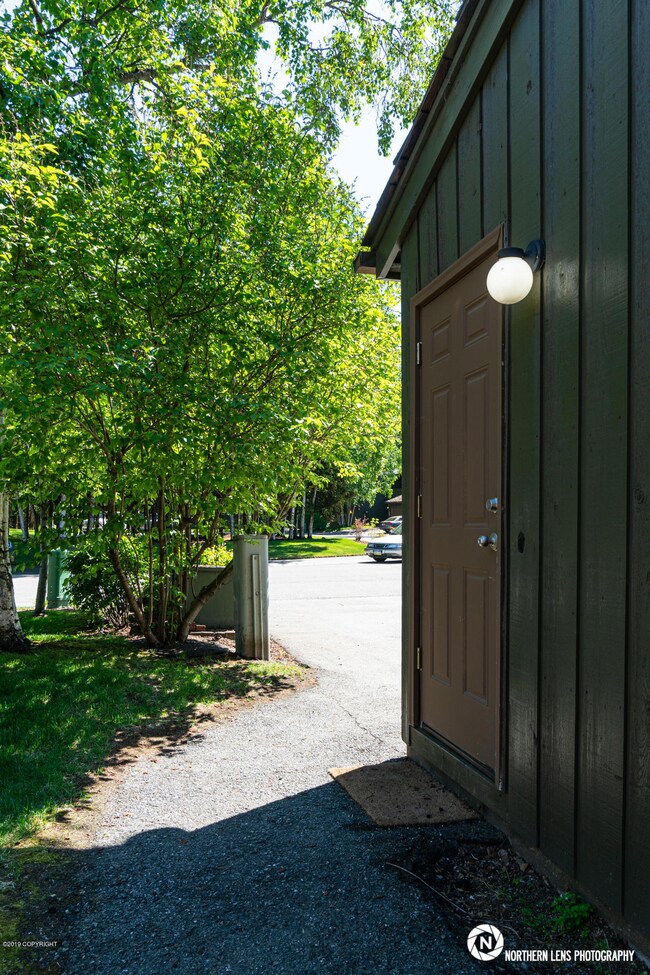 45_GarageSideDoor