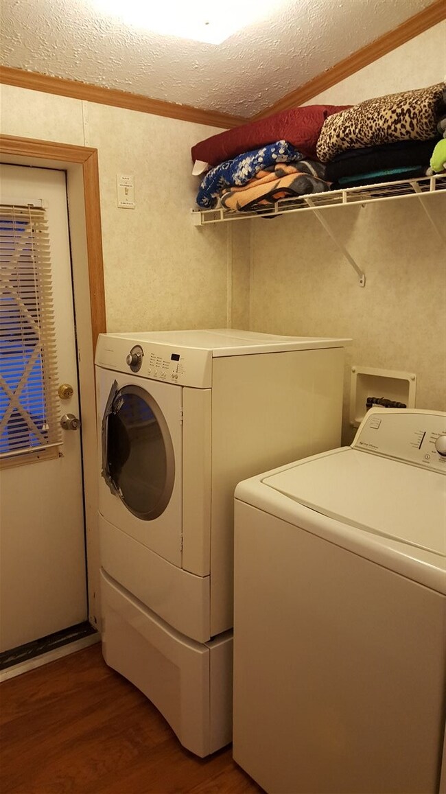 65 Leavitt Rd, Pittsfield, NH 03263 - photo 2