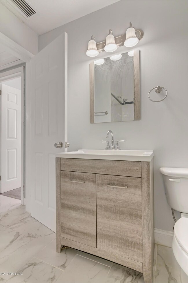 1862 Burkholder Cir W, Jacksonville, FL 32216 - photo 4