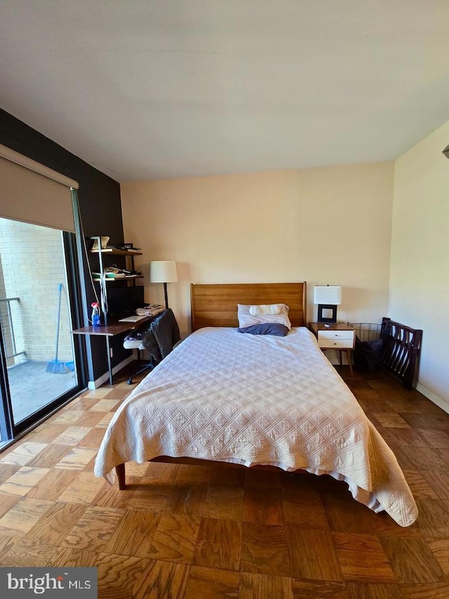 Carriage House unit 820, Washington, DC 20037 - photo 3