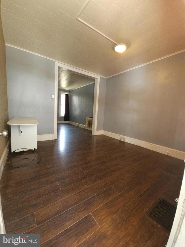 321 S 17 1 2 St, Reading, PA 19602 - photo 2