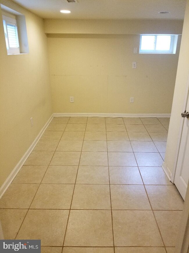 1011 Nova Ave unit B, Capitol Heights, MD 20743 - photo 5