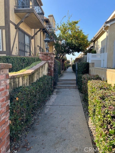435 N Alhambra Ave unit A, Monterey Park, CA 91755 - photo 3