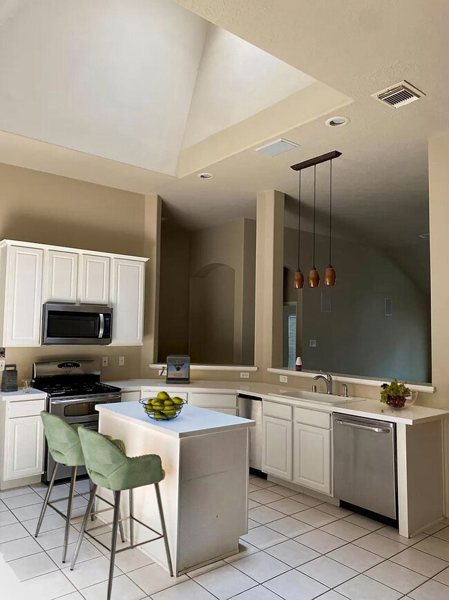 2126 Grovewood Park, Conroe, TX 77385 - photo 3