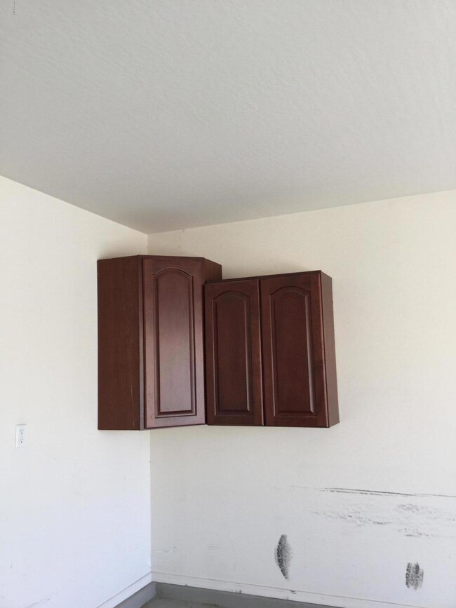 Corner Garage Cabinets