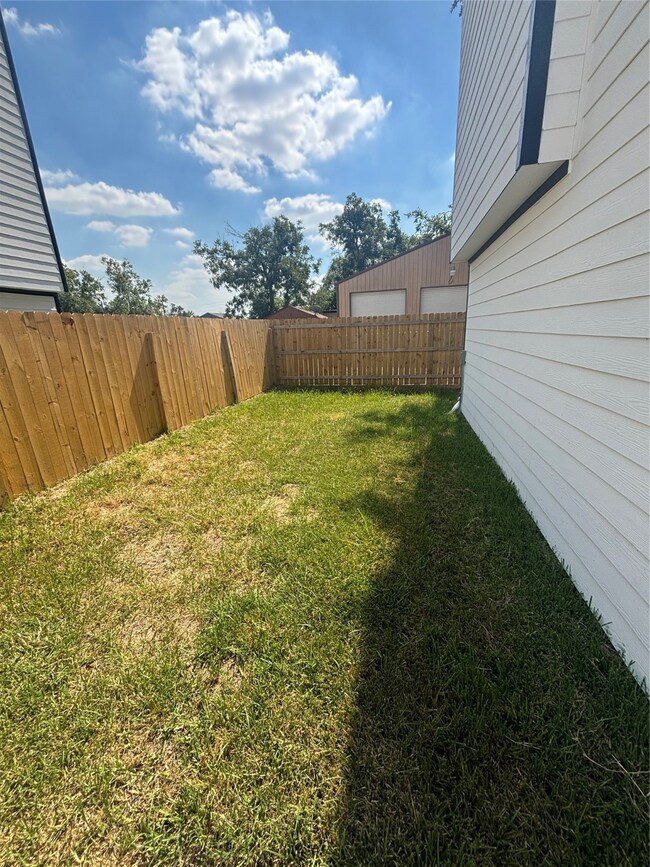 6309 Sandra St unit A, Houston, TX 77028 - photo 3