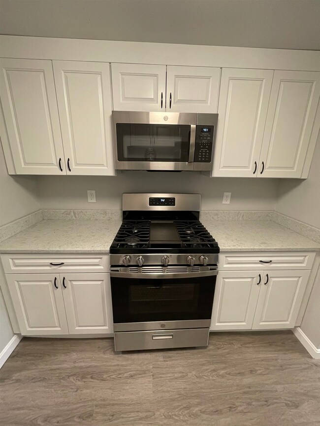 5 Louisburg Square unit 1, Nashua, NH 03060 - photo 3