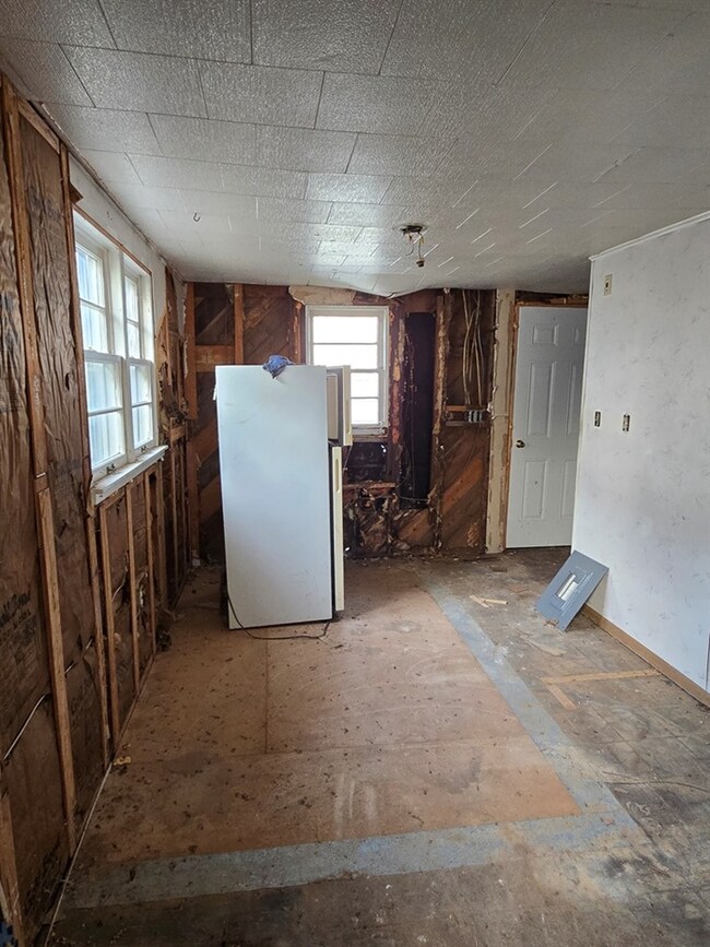 441 W 14th St, Concordia, KS 66901 - photo 7