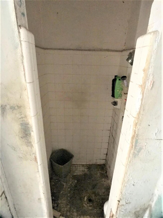 1630 Sue Dr. - Unit A Shower