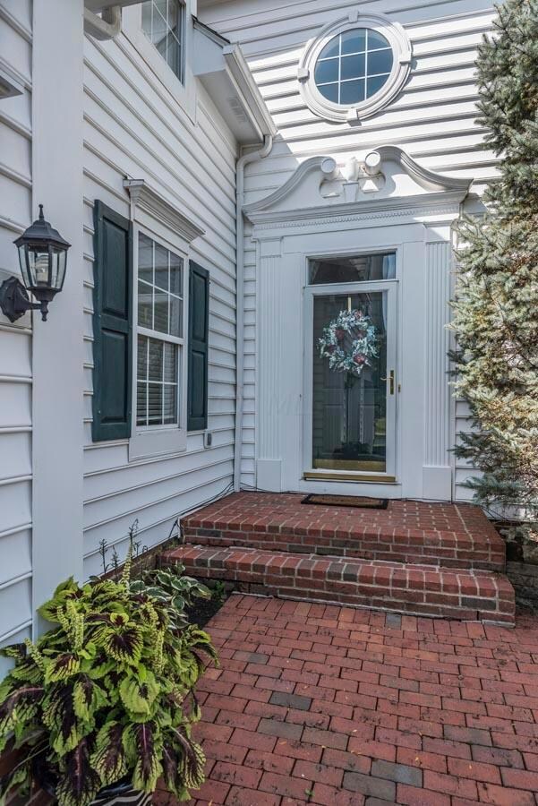 5145 Claridge Dr, New Albany, OH 43054 - photo 2