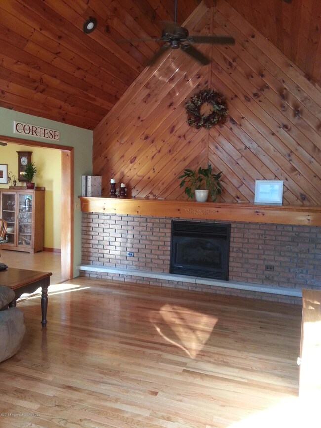 202 Huntington Dr, Scranton, PA 18519 - photo 6