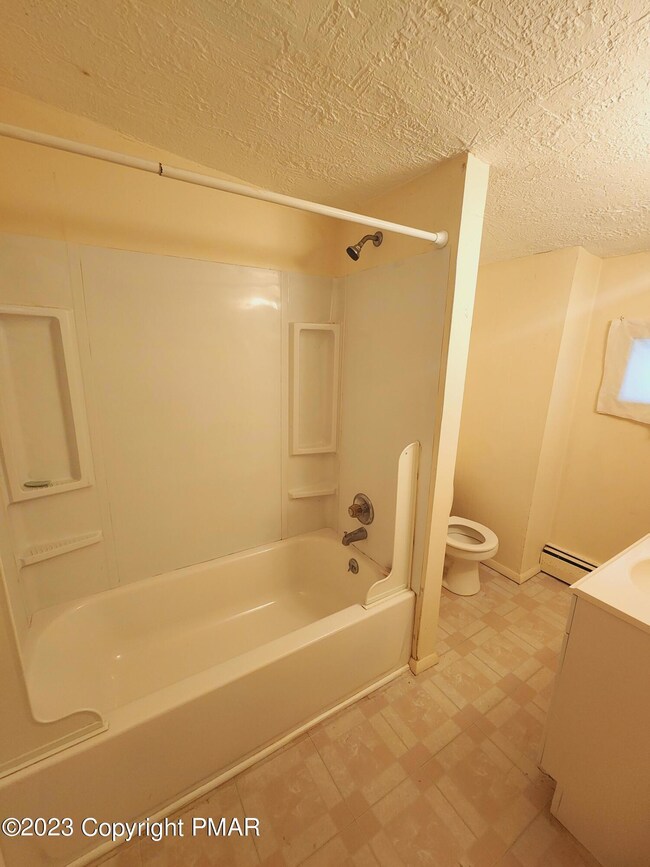 554 N 5th St unit 2, Stroudsburg, PA 18360 - photo 6