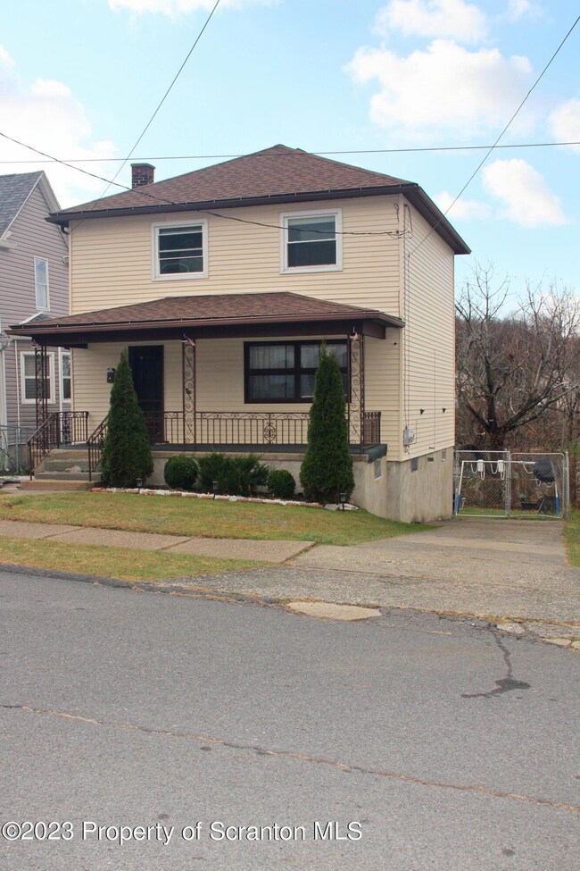 620 Pear St, Scranton, PA 18505 - photo 4