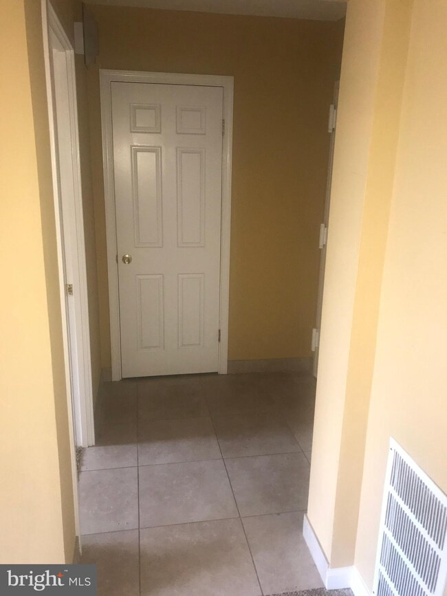 5756F Village Green Dr unit F, Alexandria, VA 22309 - photo 2