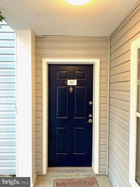 The Four Winds at Oakton unit 2-B7, Oakton, VA 22124 - photo 2