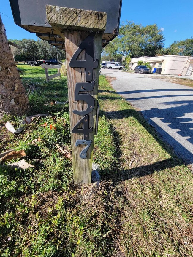 4547 SE Binnacle Way unit 5, Stuart, FL 34997 - photo 4