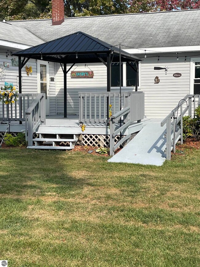 213 Alice St, East Tawas, MI 48730 - photo 5