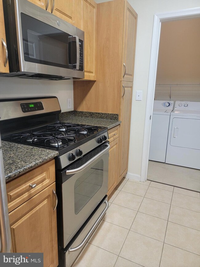 12905 Centre Park Cir unit 103, Herndon, VA 20171 - photo 4