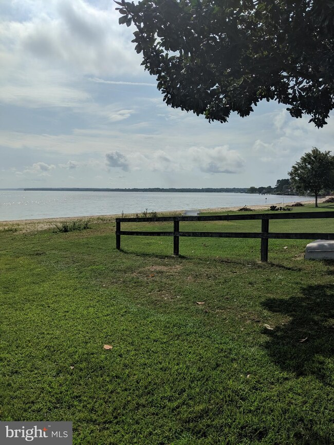 213 Wakefield Dr, Colonial Beach, VA 22443 - photo 7