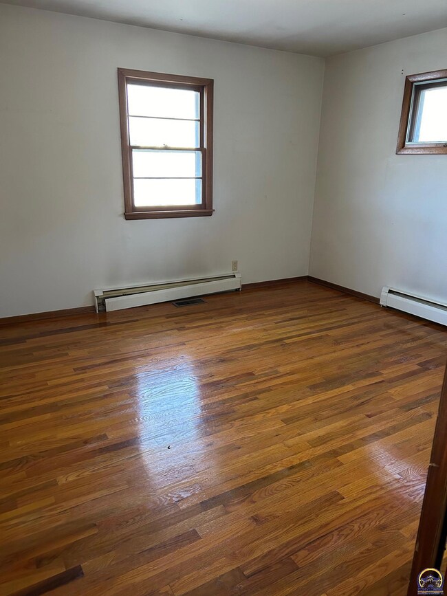2936 SW Wayne Ave, Topeka, KS 66611 - photo 4