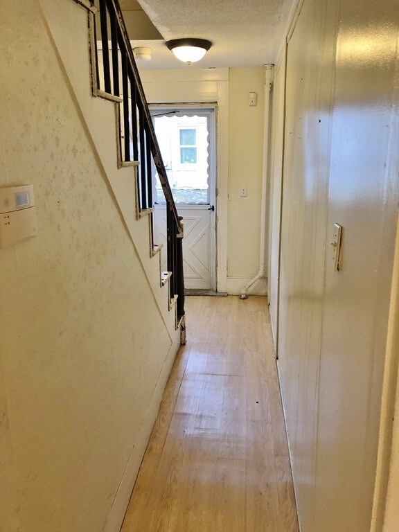 21 Floyd St, Lowell, MA 01852 - photo 3