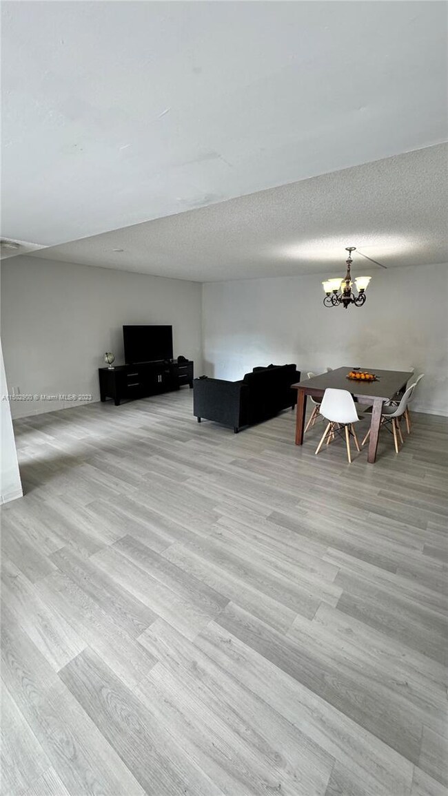 15460 SW 82nd Ln unit 403, Miami, FL 33193 - photo 5