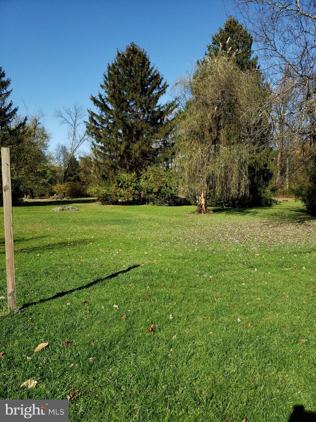 1035 Quarry Hall Rd, Norristown, PA 19403 - photo 4