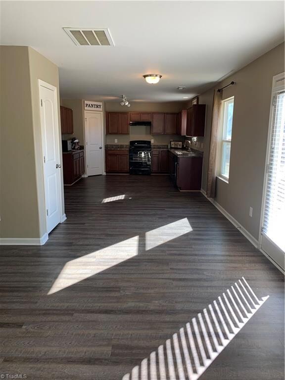 2760 Buckhorn Dr, Randleman, NC 27317 - photo 6